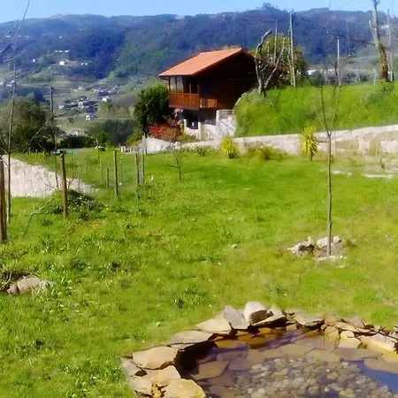 度假居 Charming House In With Mountain View *