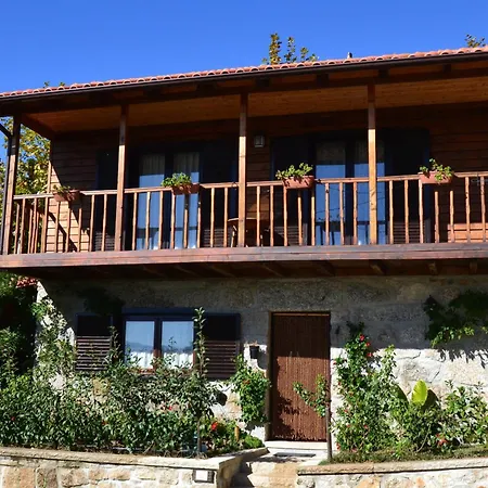 Charming House In With Mountain View