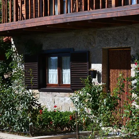 Charming House In With Mountain View Nyaraló *