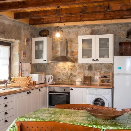 Charming House In With Mountain View Castelbuono