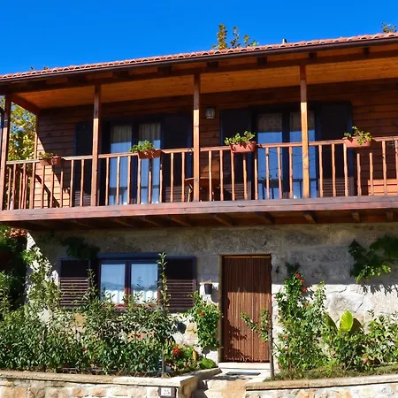 Charming House In With Mountain View