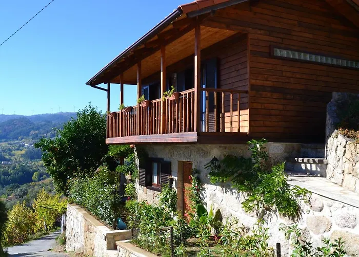 Сasa de vacaciones Charming House In With Mountain View