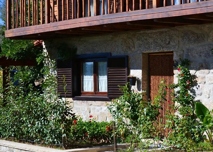 Сasa de vacaciones Charming House In With Mountain View